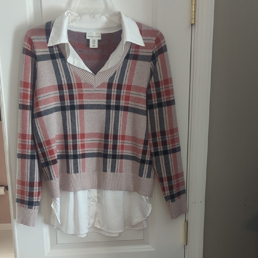 Adrienne Vittadini Red and White Knit Top